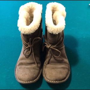 ❄️UGG boots( Barbara) Woman’s size 8❄️